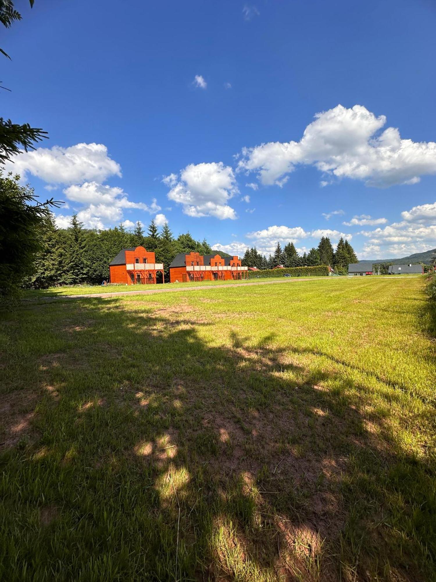 Gory Stolowe Camp -Miejsce Na Kamper, Przyczepe Lub Namiot Radkow Exterior foto